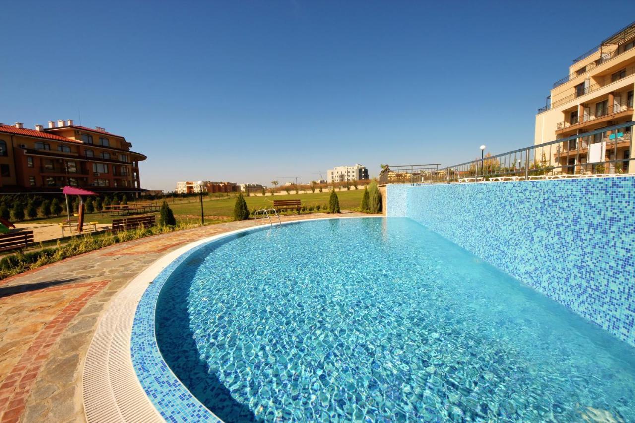 Sorrento - Menada Apartments Sveti Vlas Exterior foto
