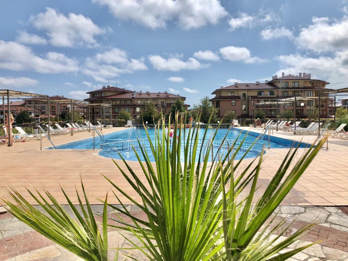 Sorrento - Menada Apartments Sveti Vlas Exterior foto