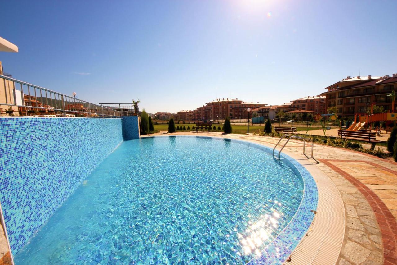 Sorrento - Menada Apartments Sveti Vlas Exterior foto