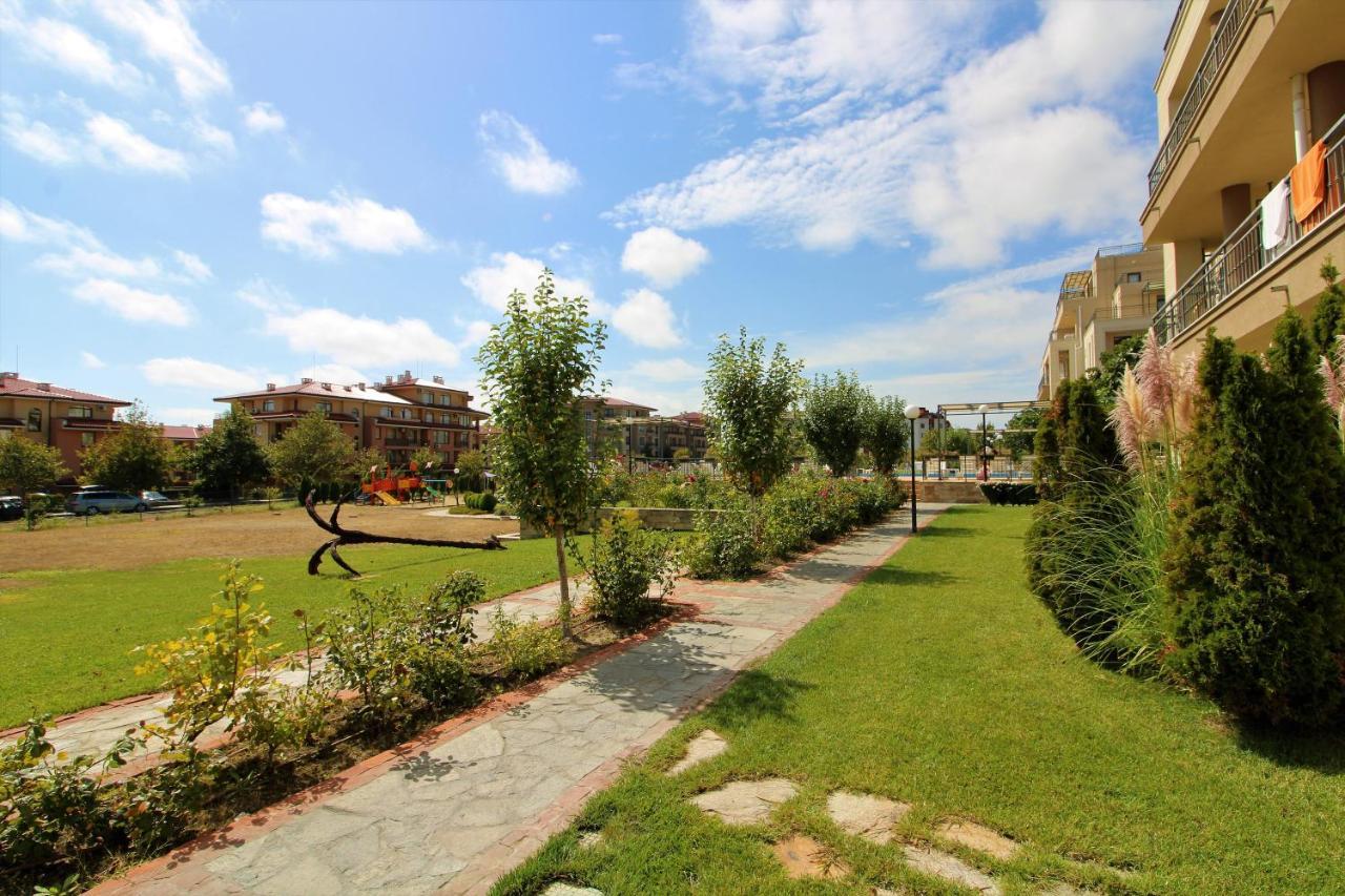 Sorrento - Menada Apartments Sveti Vlas Exterior foto