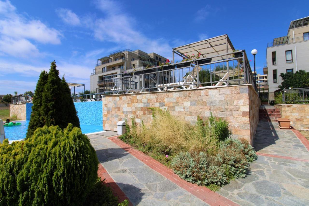Sorrento - Menada Apartments Sveti Vlas Exterior foto